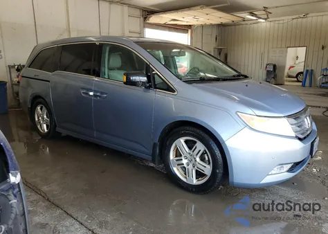 2012 Honda Odyssey Touring z USA, uszkodzony, nr VIN 5FNRL5H98CB130659